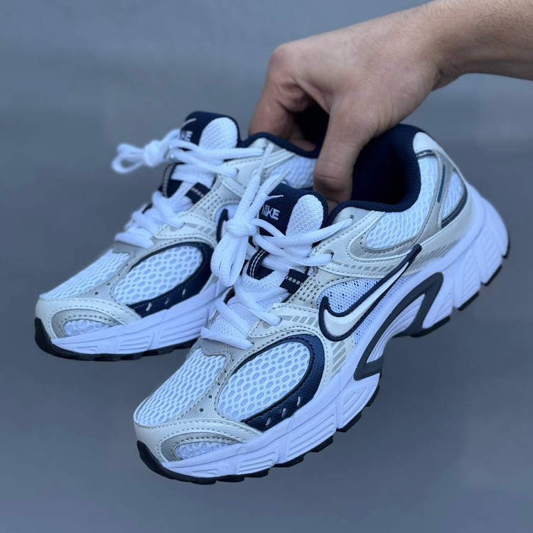 کتونی نایک وی 5 سفید سرمه ای Nike V5 RNR