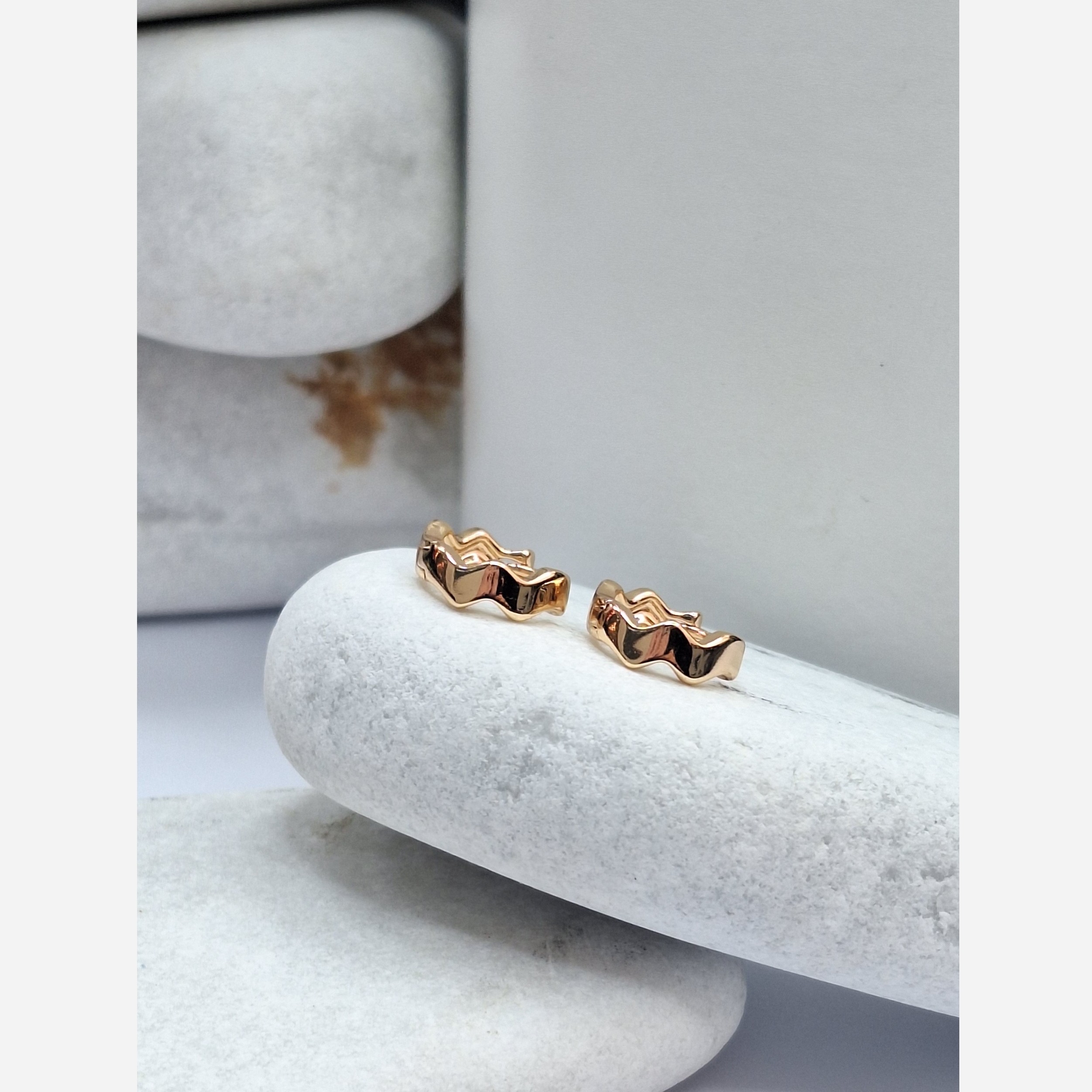 گوشواره حلقه ای مواج طلایی ژوپینگ کد 317040123