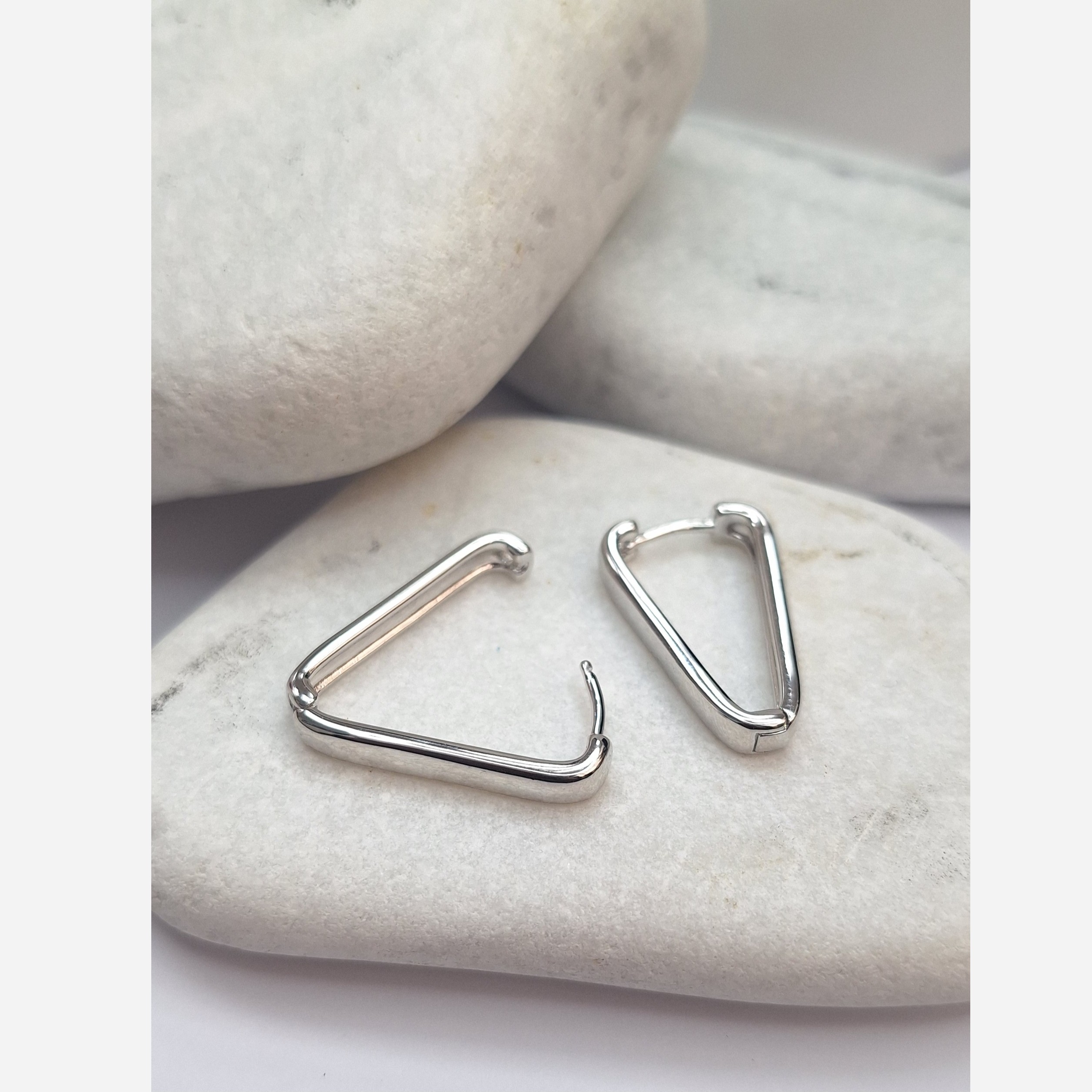 گوشواره مثلثی نقره ای ژوپینگ کد 317060182