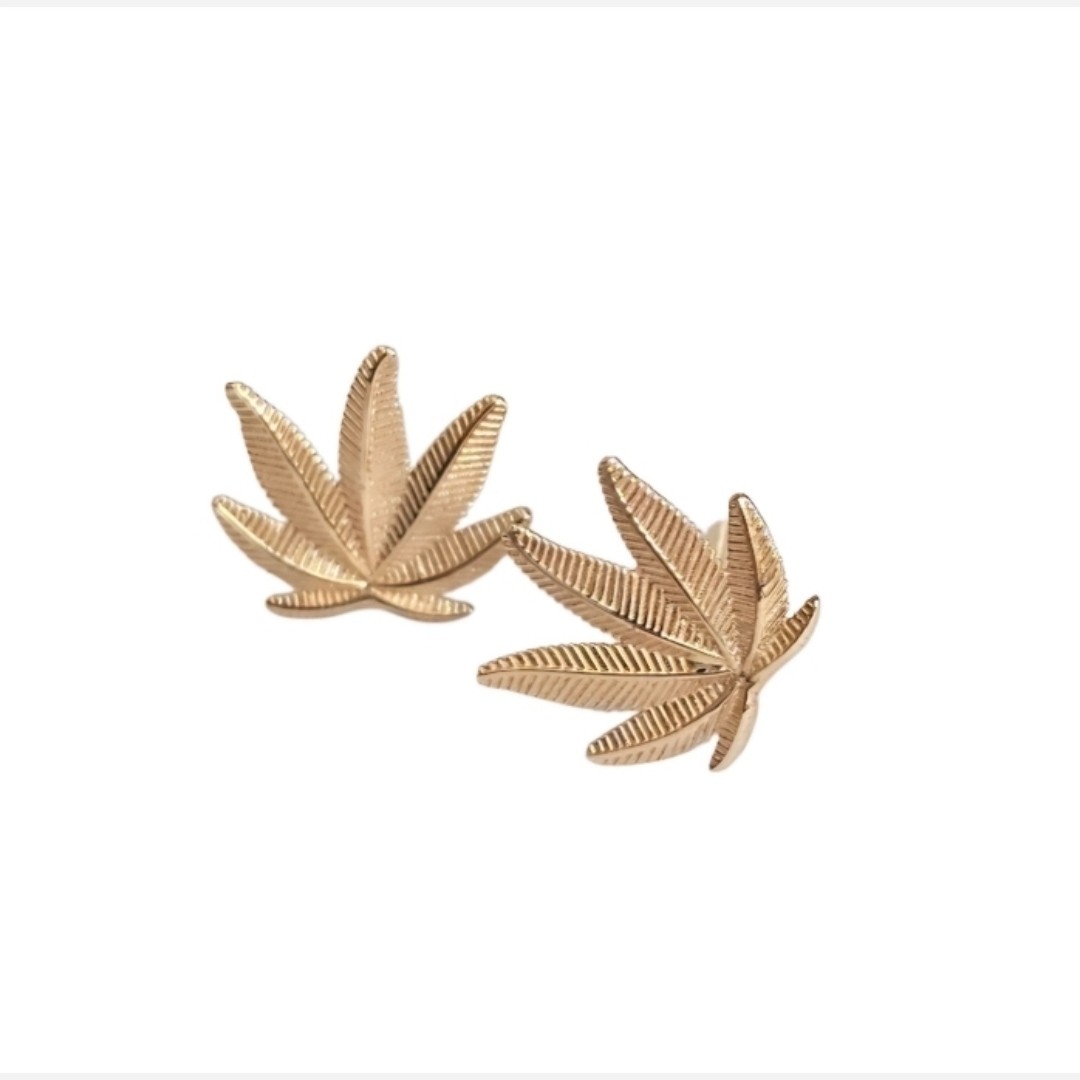 گوشواره میخی طلا 18عیار برگ 0.880گرم