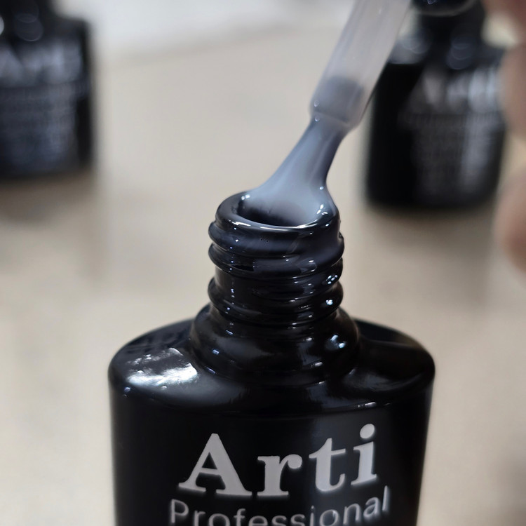لاک ژل کاشت ناخن آرتی Arti رنگ پرفروش شیری و صدفی