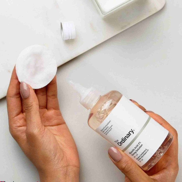 تونر گلیکولیک اسید مناسب صورت و بدن 240ml اصل کانادا بچ کد 5 دو لیبله