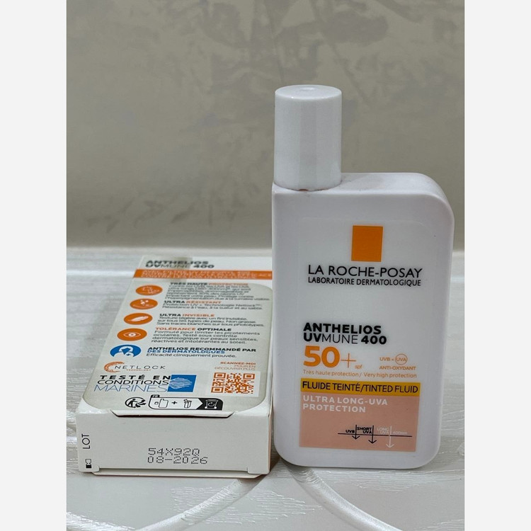ضدآفتاب فلویید لاروش پوزای اورجینال 50ml بسیار سبک و زود جذب بژ خیلی روشن