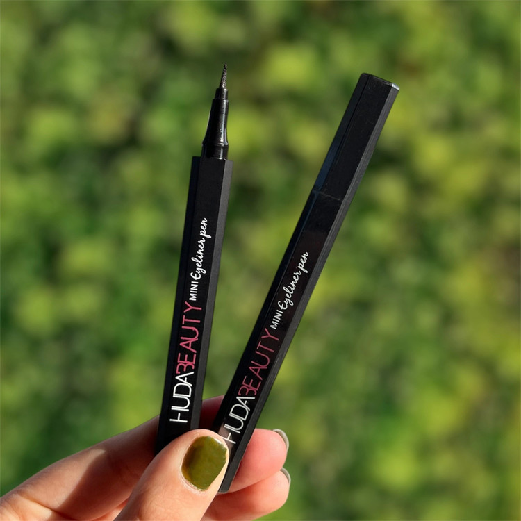 خط چشم ماژیکی مشکی هدی بیوتی Huda Beauty