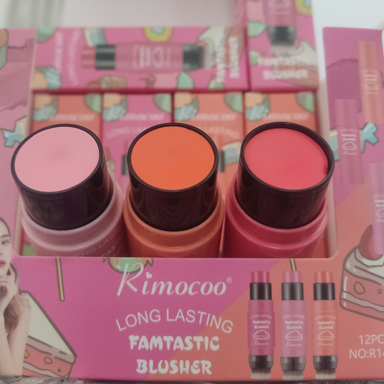 رژگونه براش دار استیکی ریموکو FAMTASTIC BLUSHER