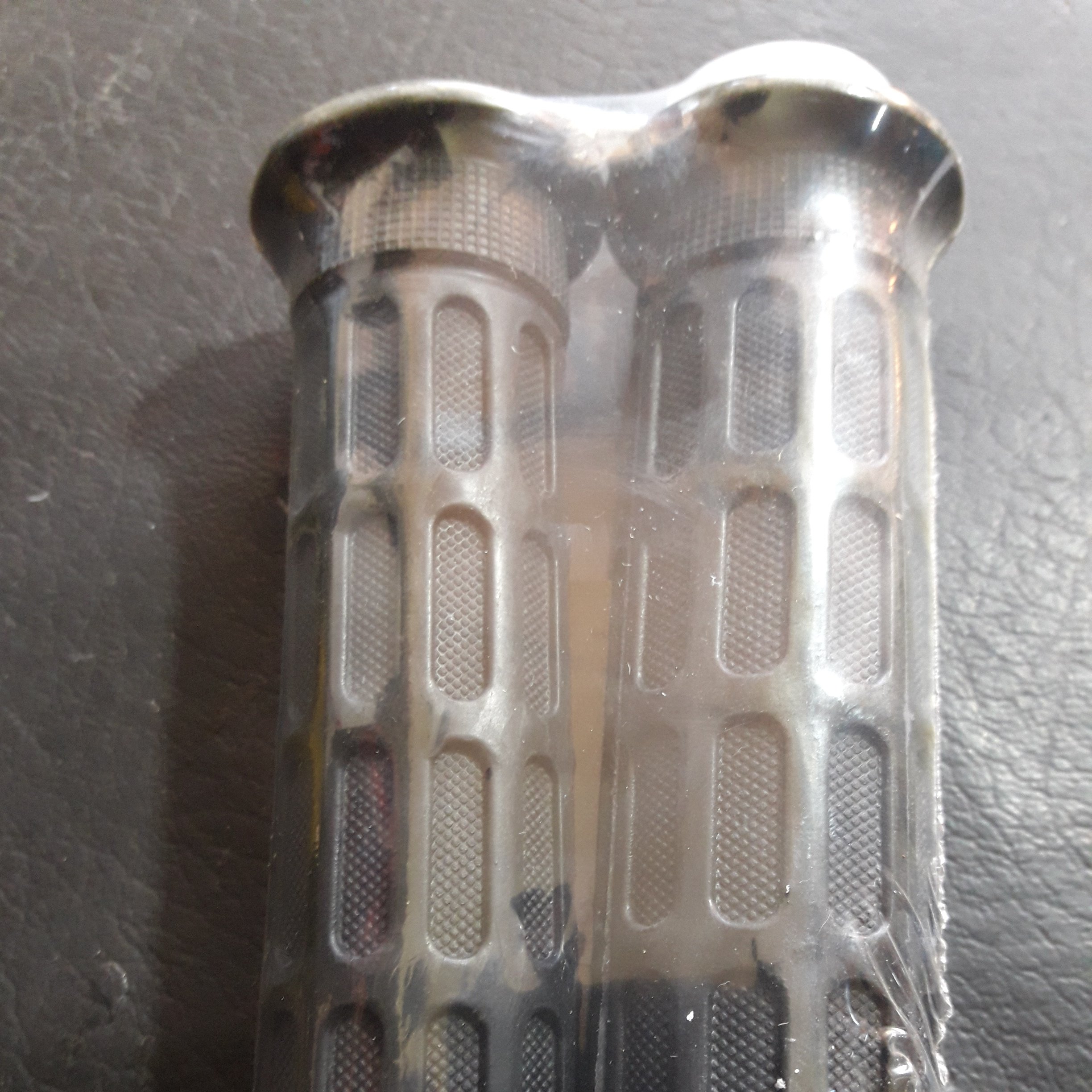 لاستیک سردسته همراه با لوله گاز هندا