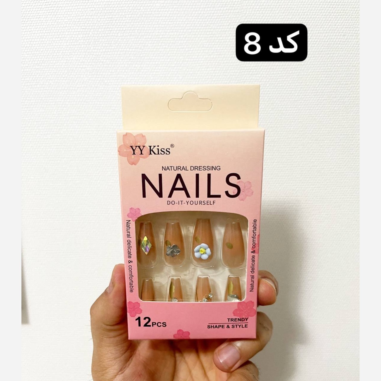ناخن مصنوعی 12 عددی به همراه چسب دوطرفه با کیفیت عالی و طرحبندی زیبا