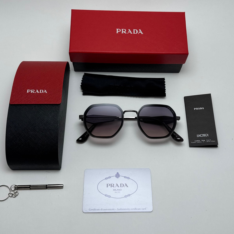 عینک آفتابی پرادا prada تیتانیومی به همراه پک کامل پرادا کد 527