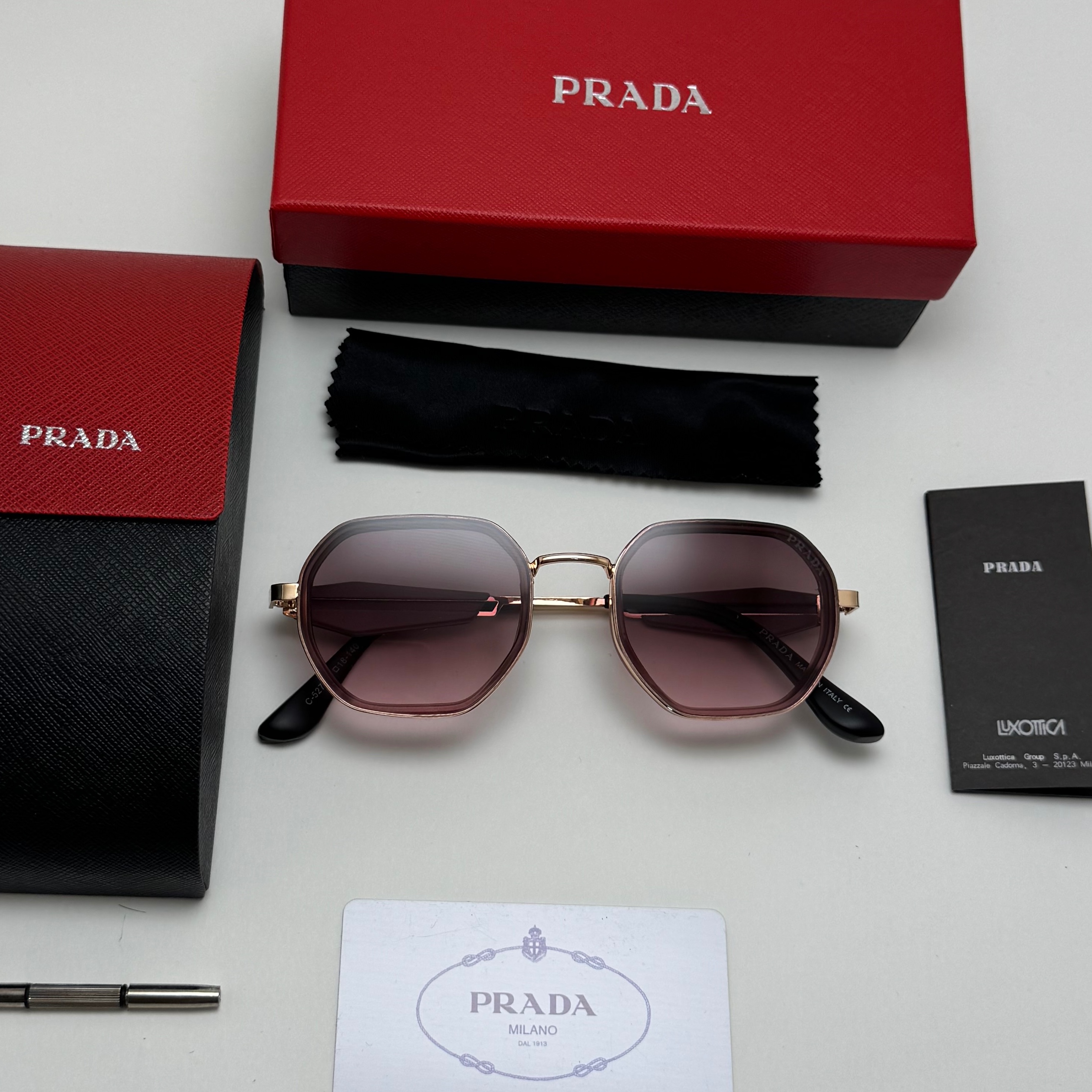 عینک آفتابی و شب پرادا prada صورتی به همراه پک کامل پرادا کد 527