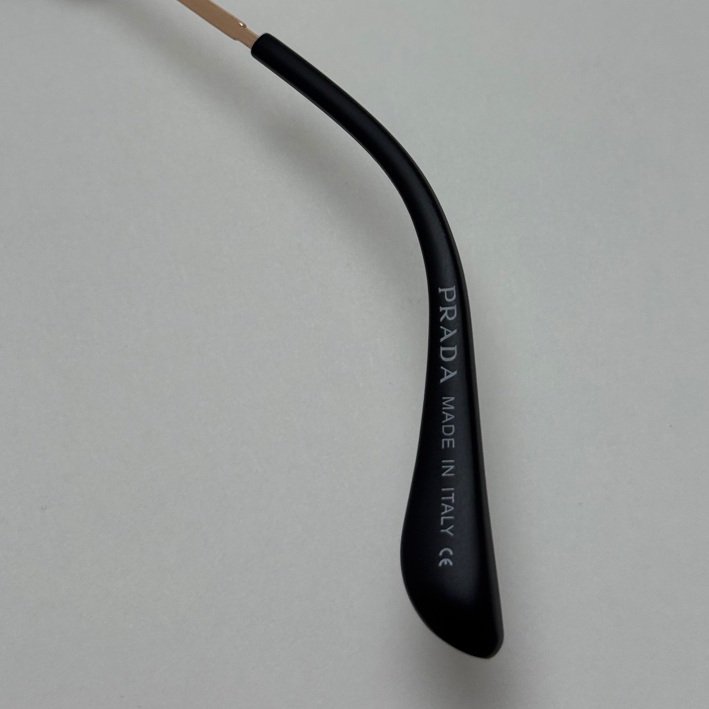 عینک آفتابی و شب پرادا prada صورتی به همراه پک کامل پرادا کد 527