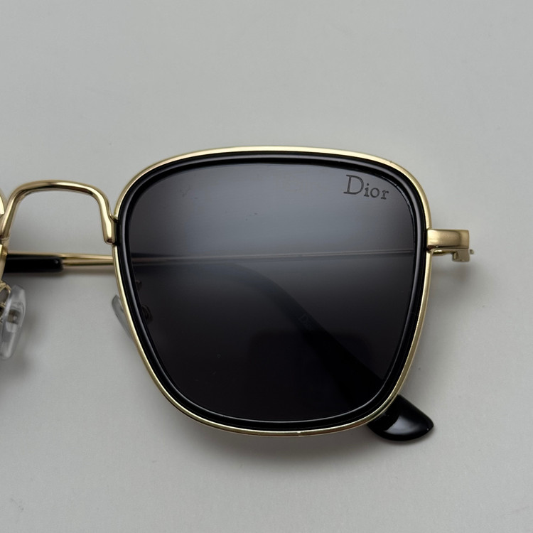 عینک آفتابی دیور DIOR بغل دار طلایی عدسی مشکی کد 58157