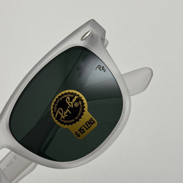 عینک آفتابی ریبن ویفرر شیشه سنگ یخی عدسی مشکی که همراه پک کامل ریبن Rayban WAYFARER RB 2140 سایز 54