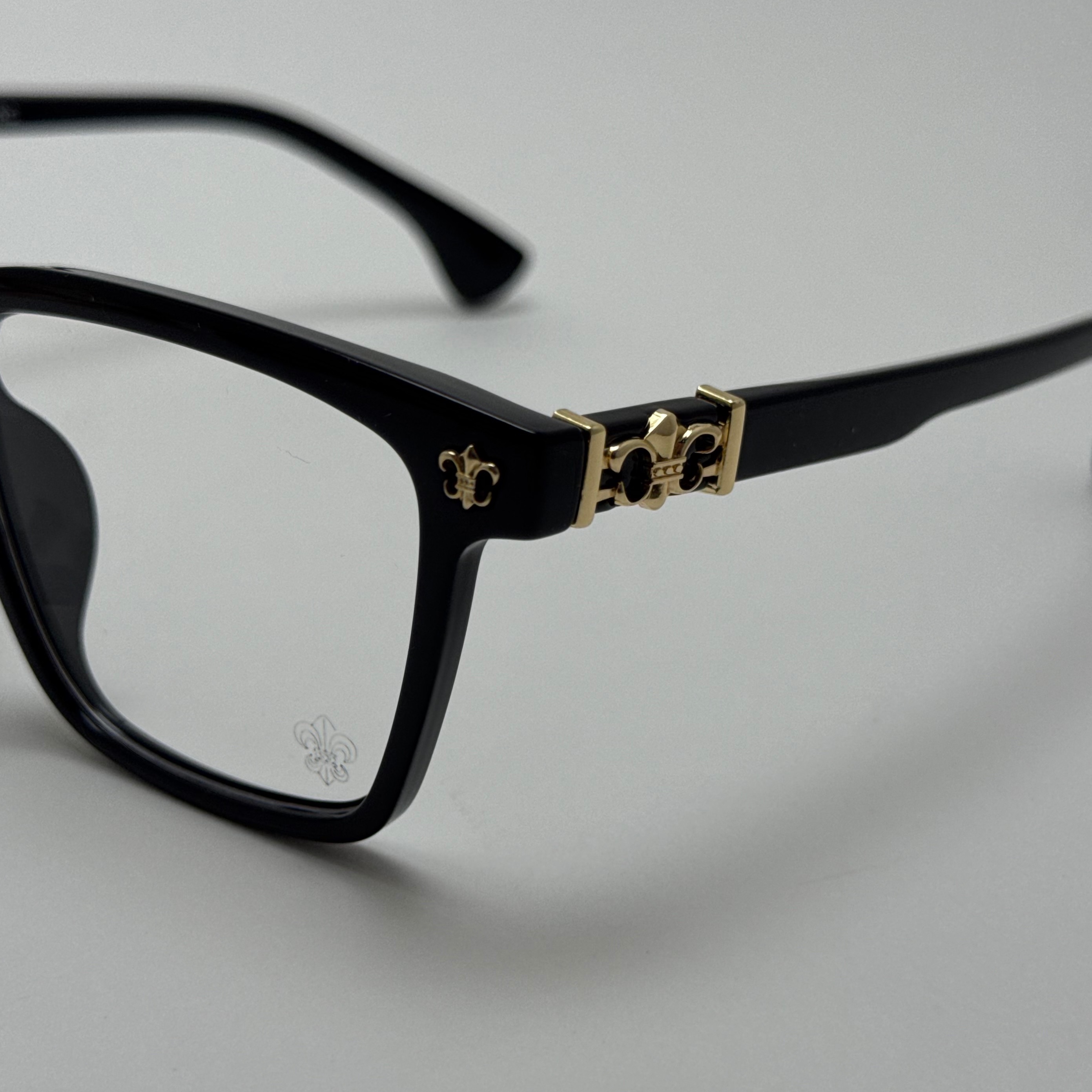 عینک بلوکات کروم هارتز مشکی طلایی Chrome Hearts 52342 - کیفیت مستر