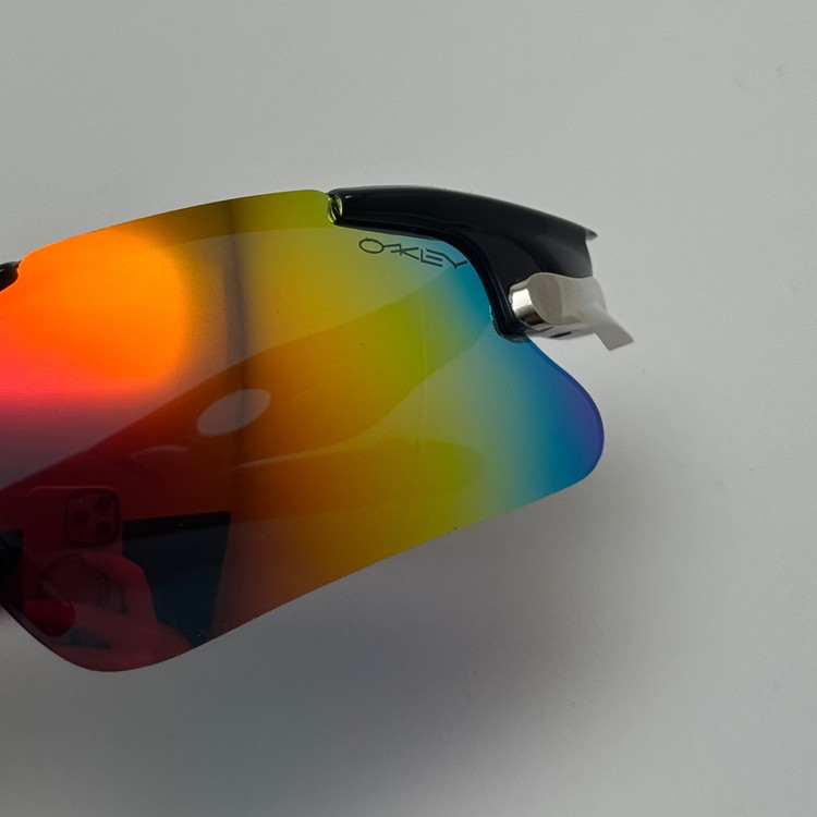 عینک آفتابی اسپرت اوکلی Oakley مدلRadar عدسی آتیشی فریم مشکی 806