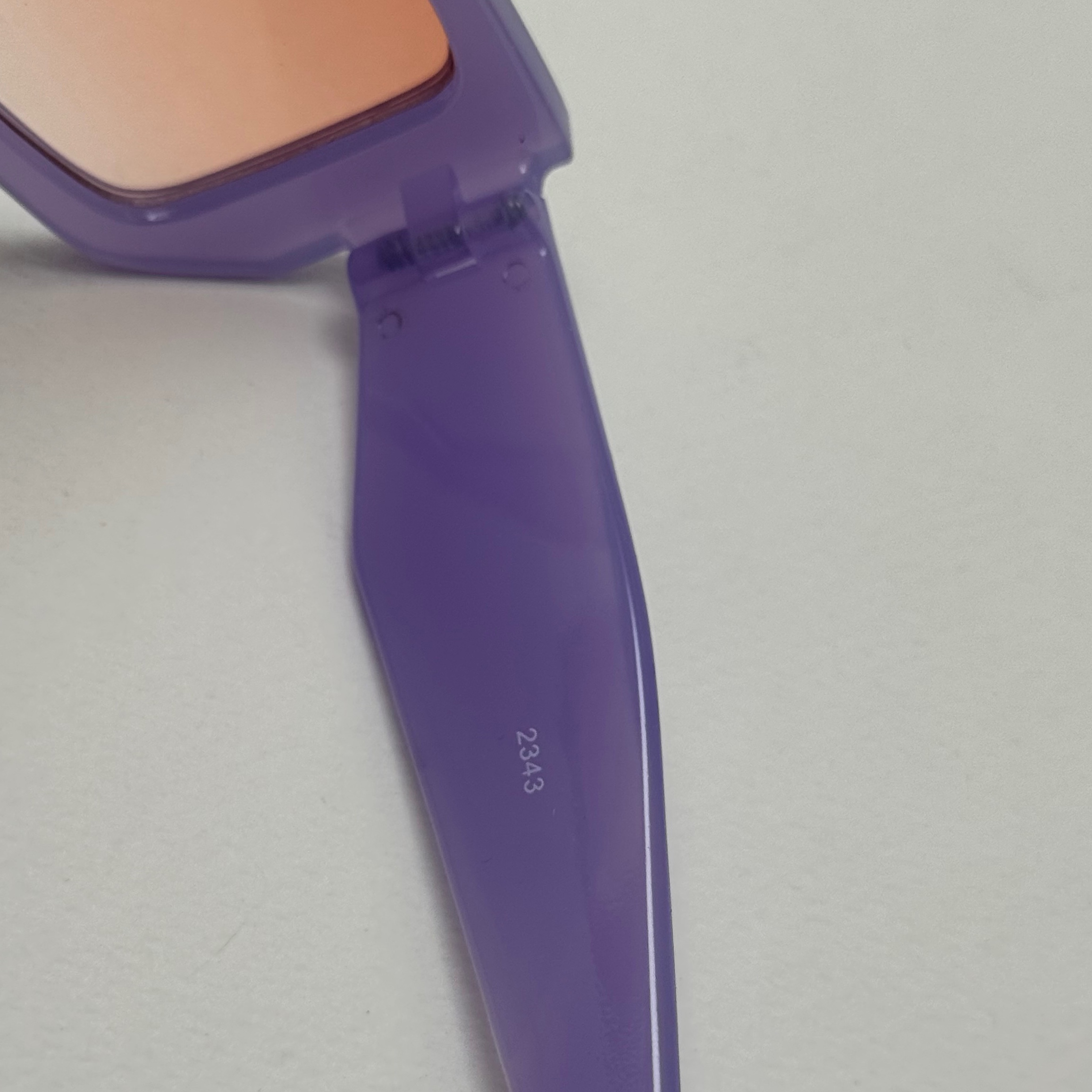 عینک آفتابی و شب پرادا PRADA مستطیلی بنفش عدسی هایلایتکد 2343