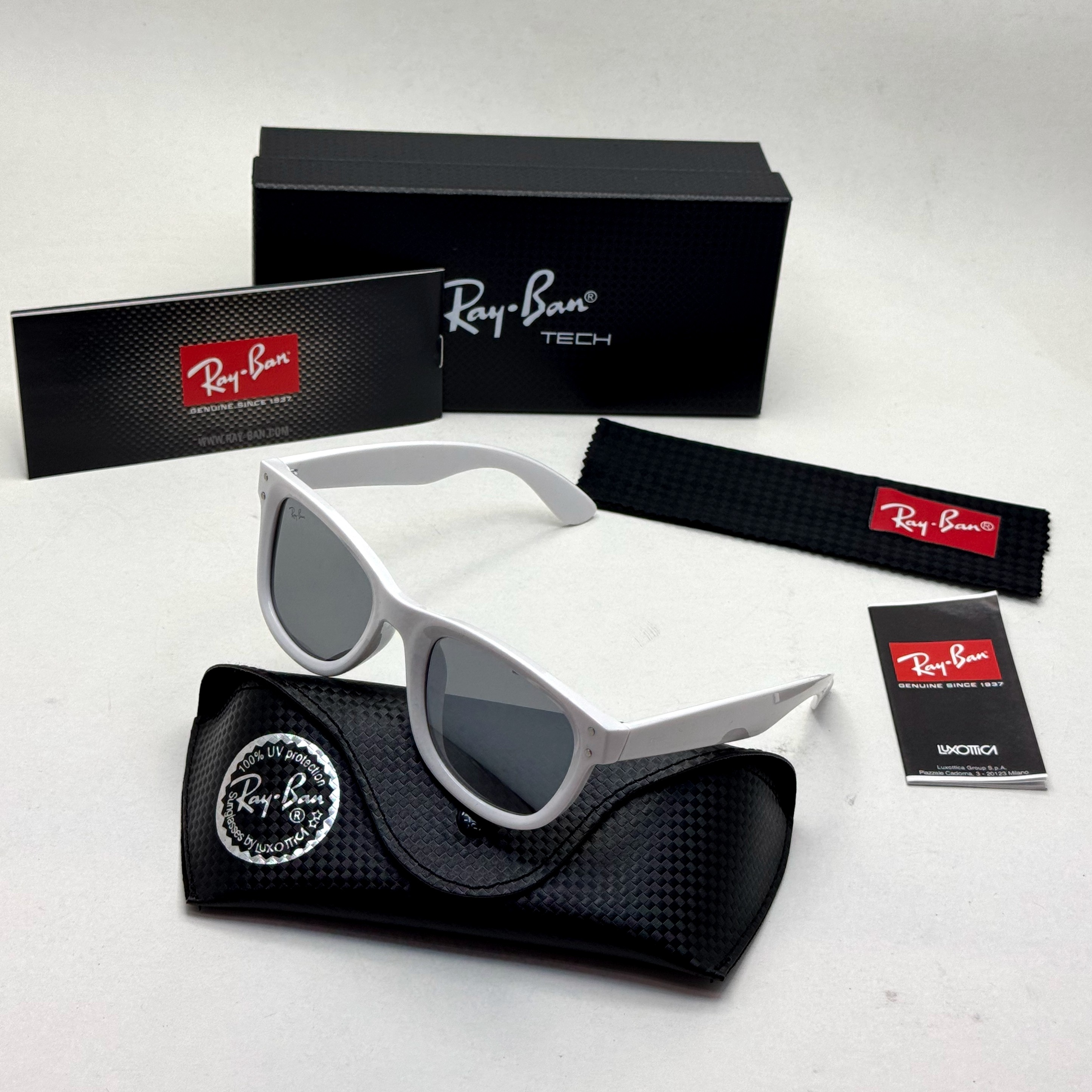 عینک آفتابی ریبن ویفرر ریورس سفید به همراه پک کامل rayban