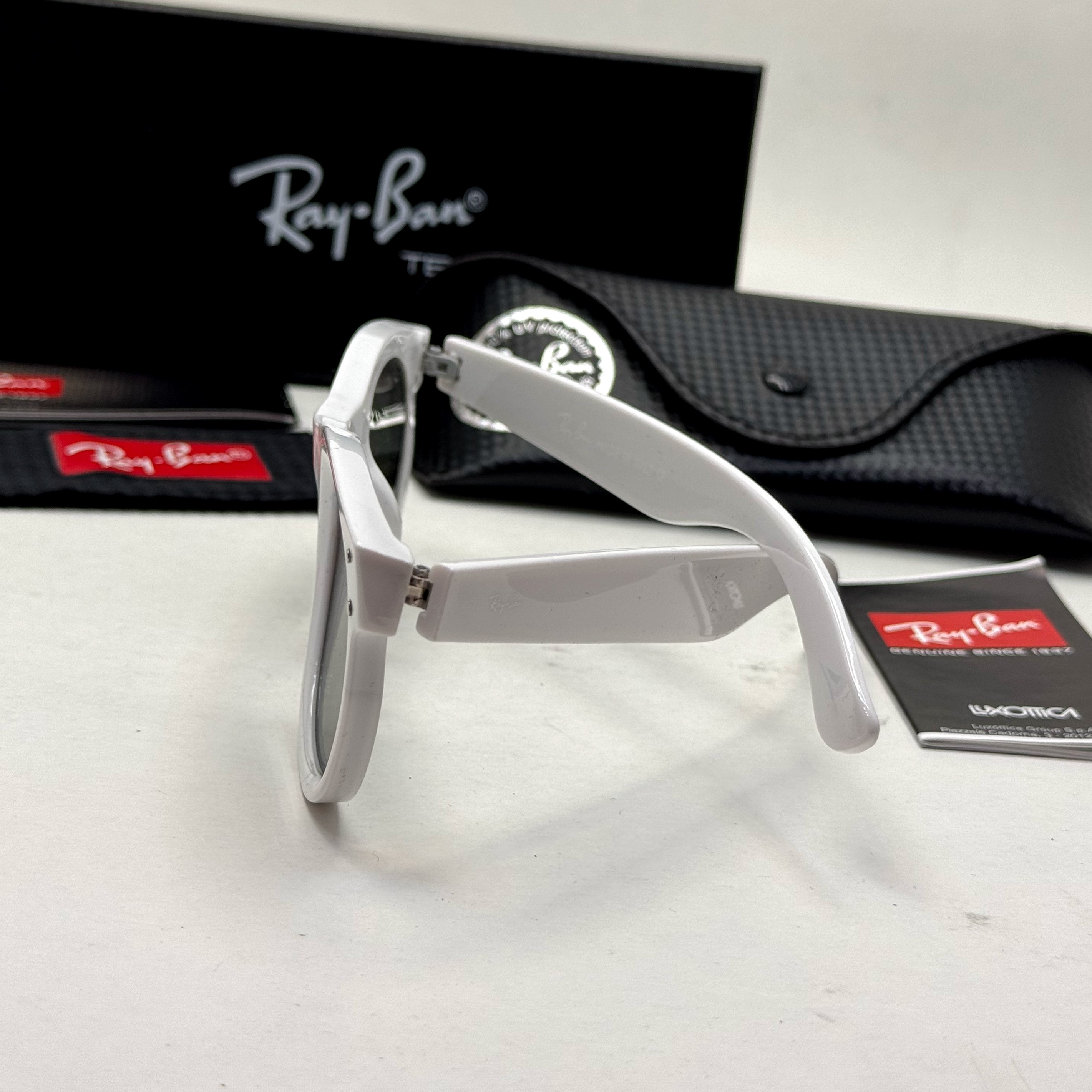 عینک آفتابی ریبن ویفرر ریورس سفید به همراه پک کامل rayban