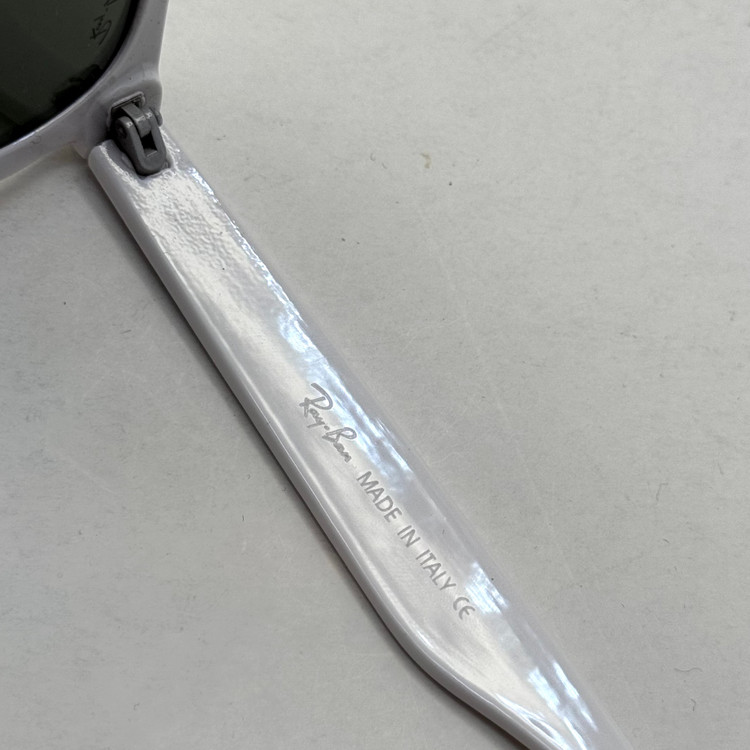 عینک آفتابی ریبن ویفرر ریورس سفید عدسی سبز به همراه پک کامل rayban