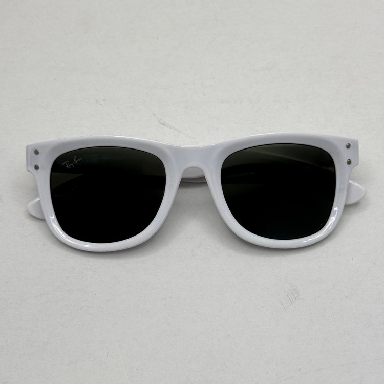 عینک آفتابی ریبن ویفرر ریورس سفید عدسی سبز به همراه پک کامل rayban