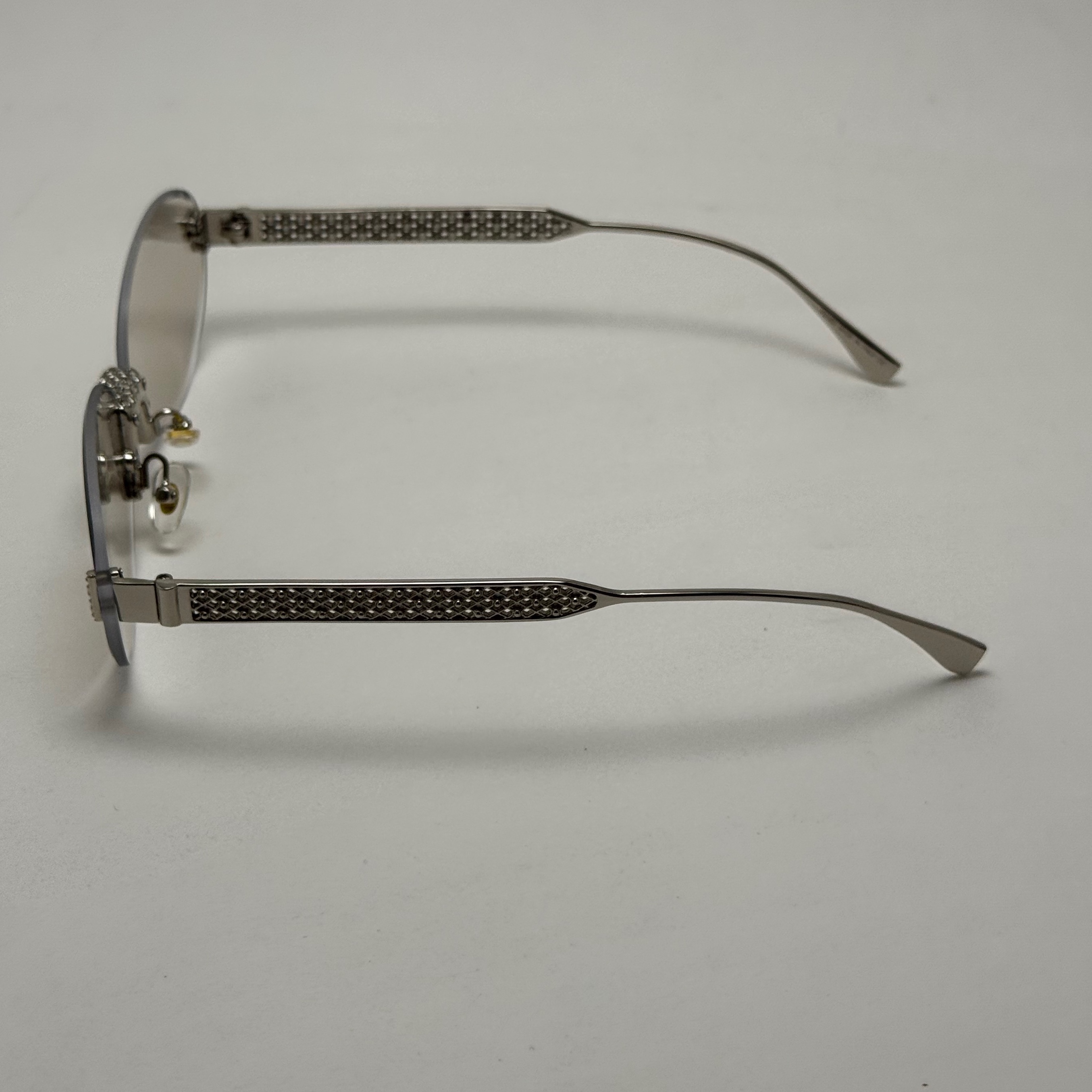 عینک آفتابی و شب زنانه فندی Fendi فریم لس بیضی مدل Oval Frame Diamond Style نگیم کاری شده کیفیت مستر شامپاینی شفاف