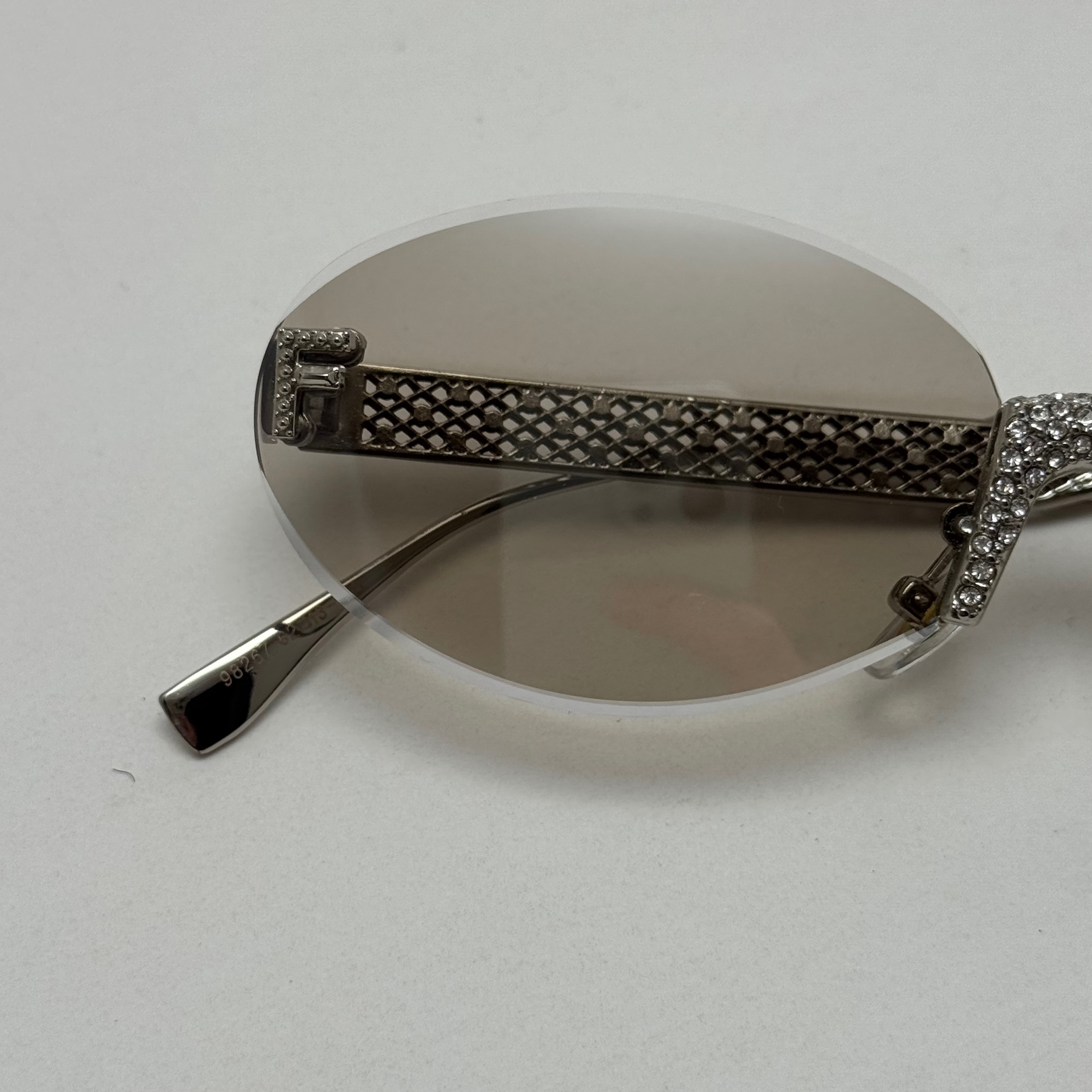 عینک آفتابی و شب زنانه فندی Fendi فریم لس بیضی مدل Oval Frame Diamond Style نگیم کاری شده کیفیت مستر شامپاینی شفاف