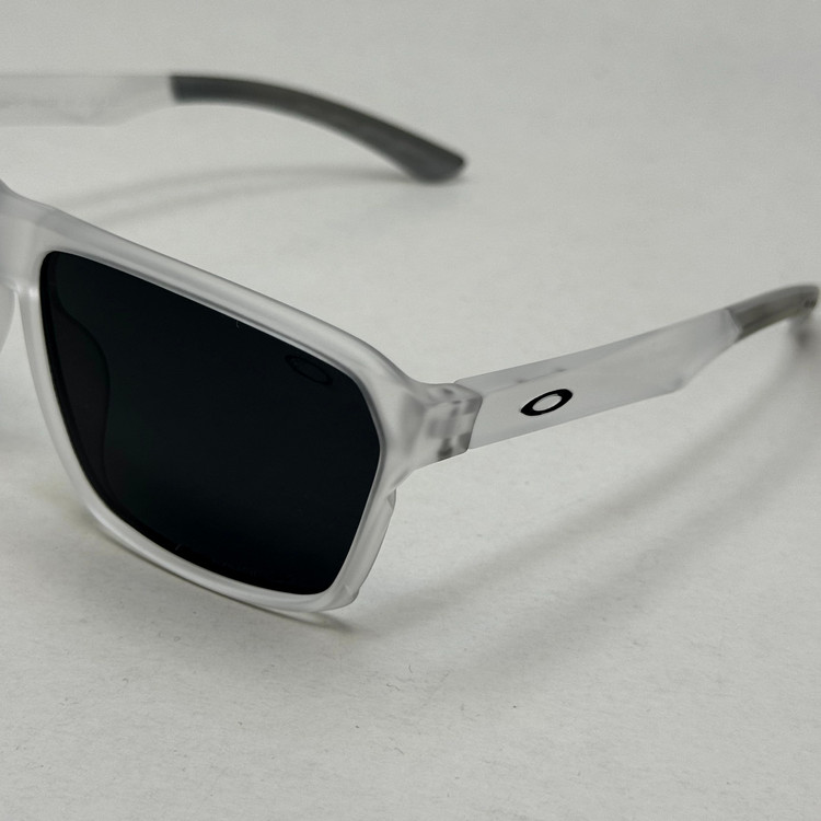 عینک اوکلی مستطیلی پلاریزه سبک OAKLEY آمریکایی مشکی فریم شفاف کد WG83107