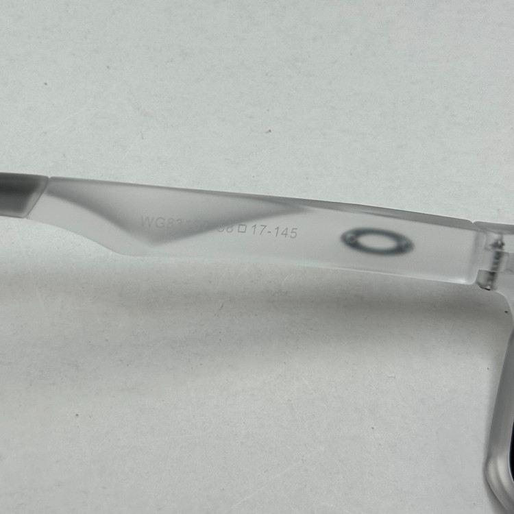 عینک اوکلی مستطیلی پلاریزه سبک OAKLEY آمریکایی مشکی فریم شفاف کد WG83107