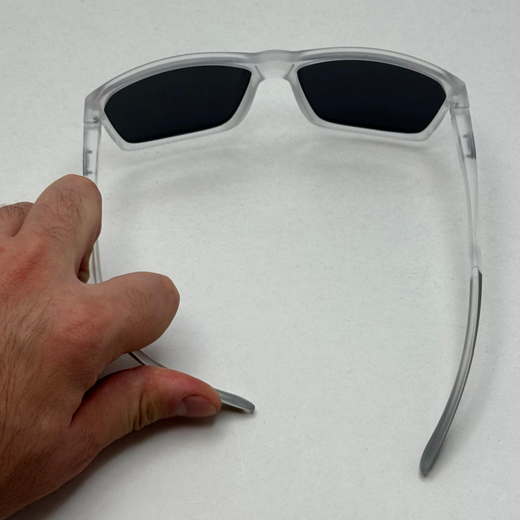 عینک اوکلی مستطیلی پلاریزه سبک OAKLEY آمریکایی مشکی فریم شفاف کد WG83107