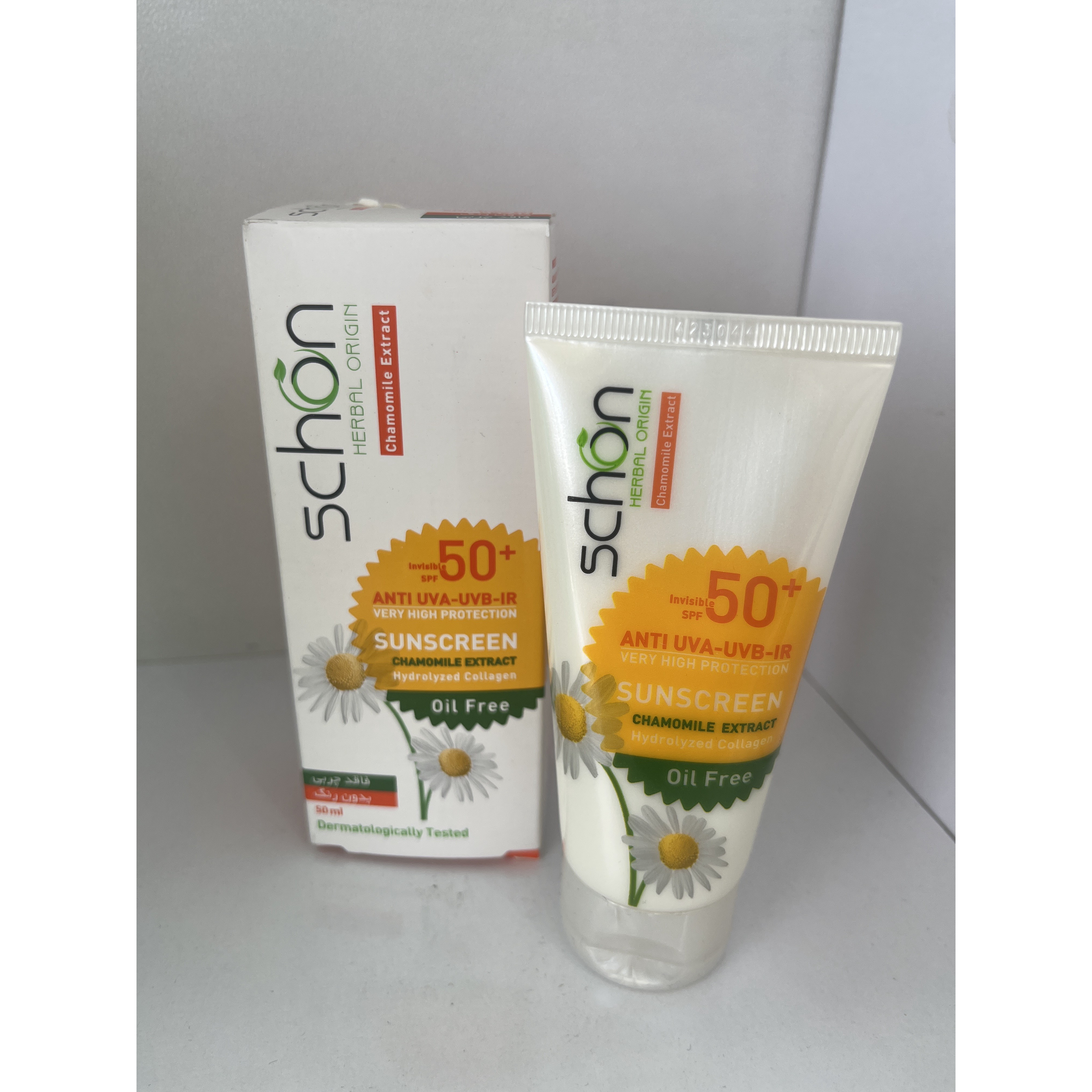 کرم ضدآفتاب شون SPF 50 بی رنگ و فاقد چربی 50 میل مناسب پوست های چرب