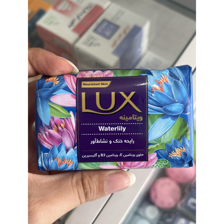 صابون ویتامینه لوکس با رایحه گل نیلوفر آبی وزن 90 گرم