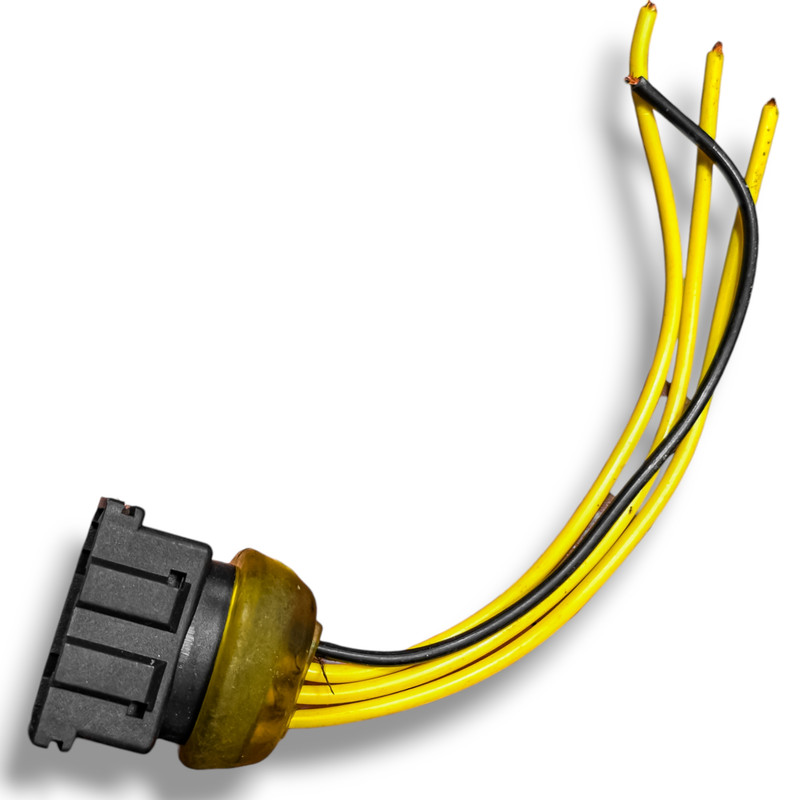 سوکت کلید ۳ کاره کولر خودرو بست یدک مدل ۴ فیش مناسب برای پژو ۲۰۶ و پژو ۲۰۷